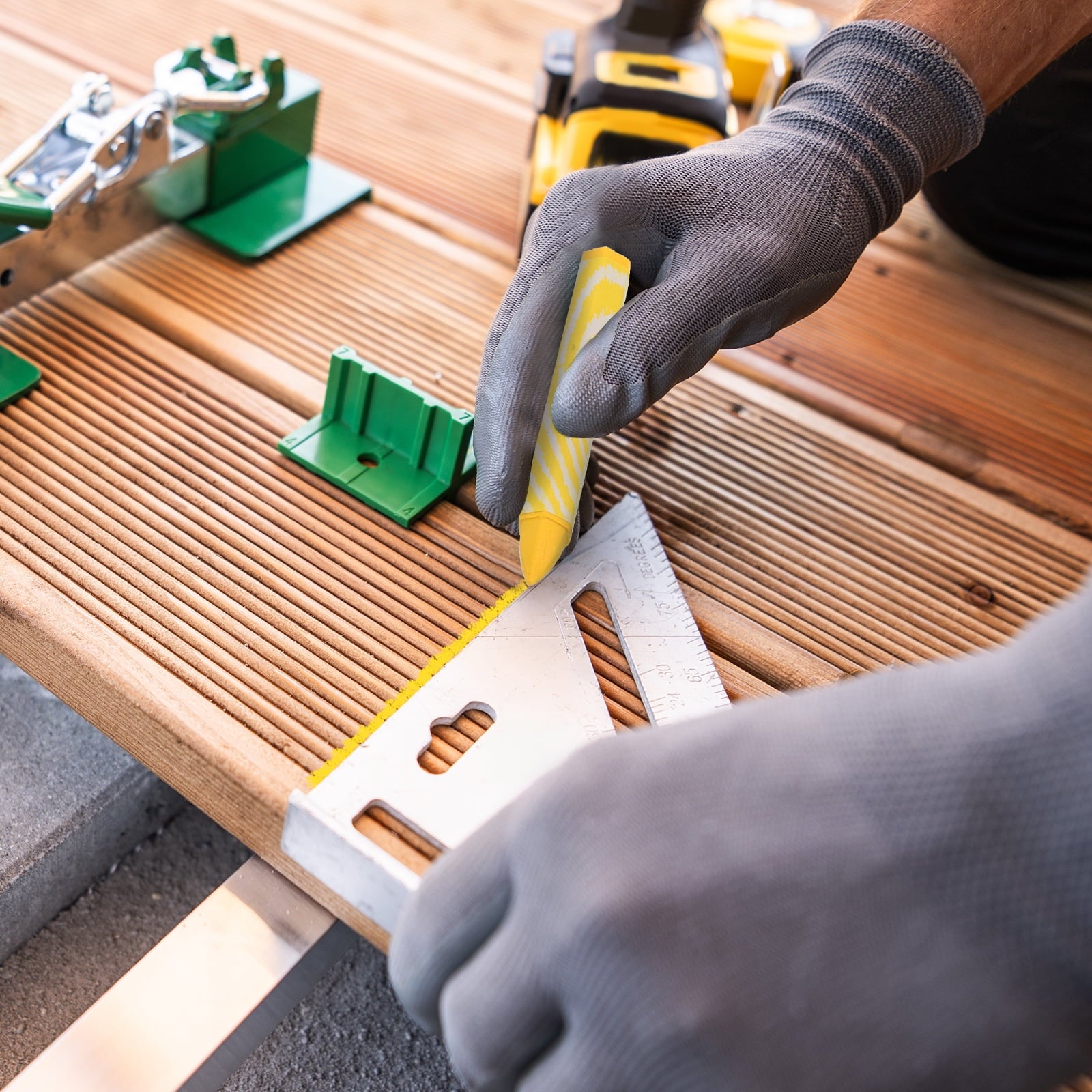 12Pcs Lumber Marking Crayons, 4.1" x 0.6" Hex Wax Tire Marker Pen Drawing Crayons for Wood Metal(Yellow)